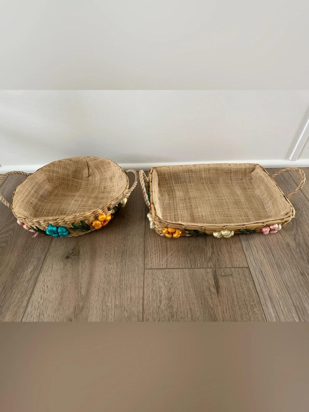 Vintage Serving Baskets Set Of 2 Woven Raffia Straw Floral Rectangle & Round